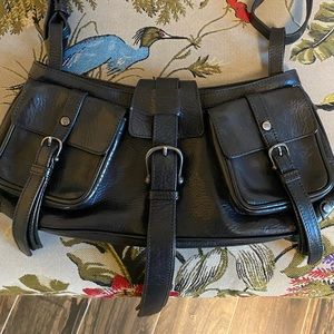 Vintage Burberry leather shoulder bag.